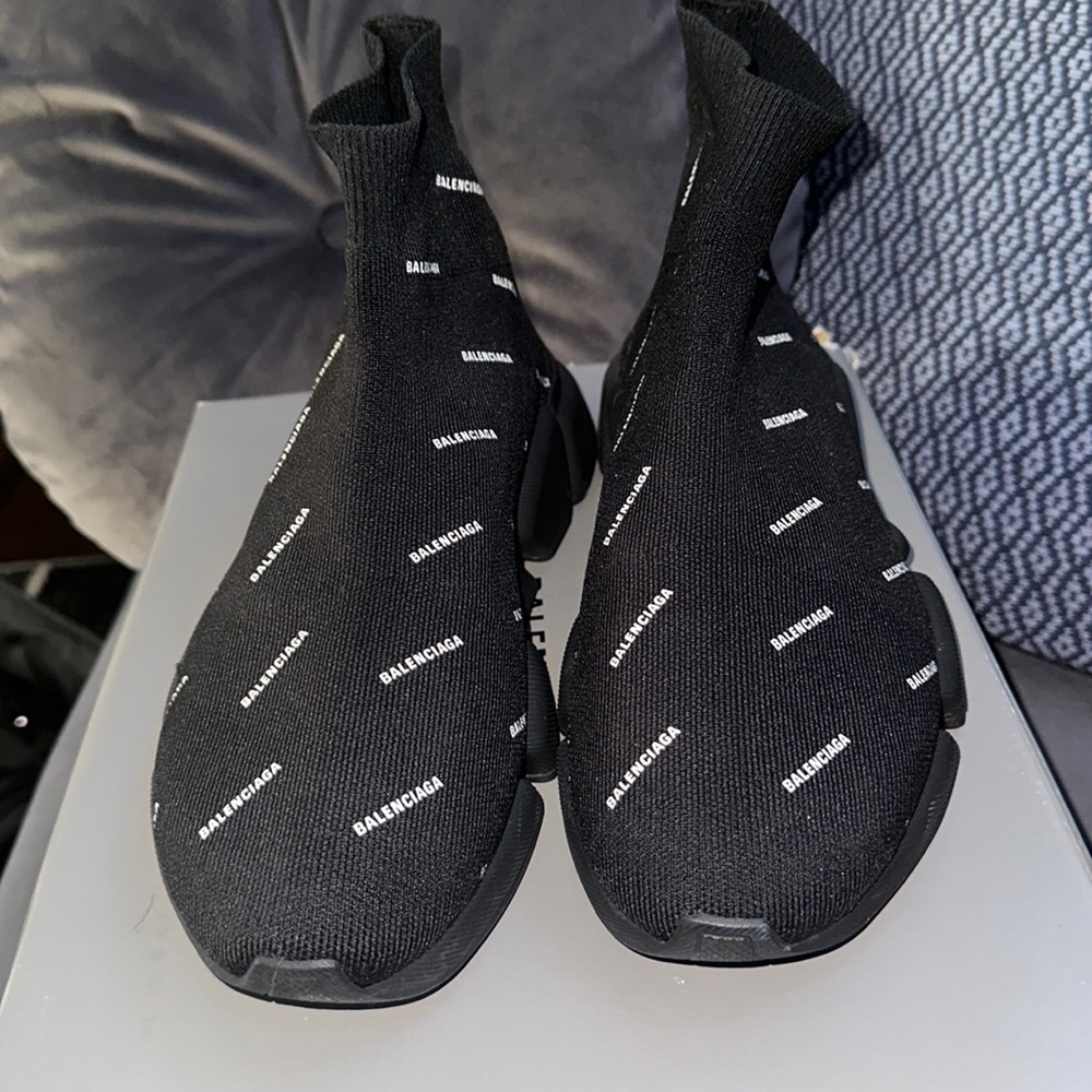 BALENCIAGA MEN'S SPEED RUNNERS 2.0 RECYCLED KNIT SNEAKER